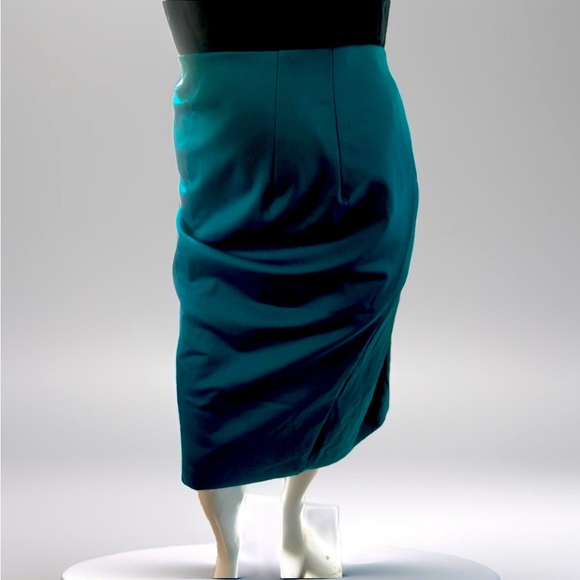 Lane Bryant blue skirt minimalist.💙💙 - Picture 3 of 8